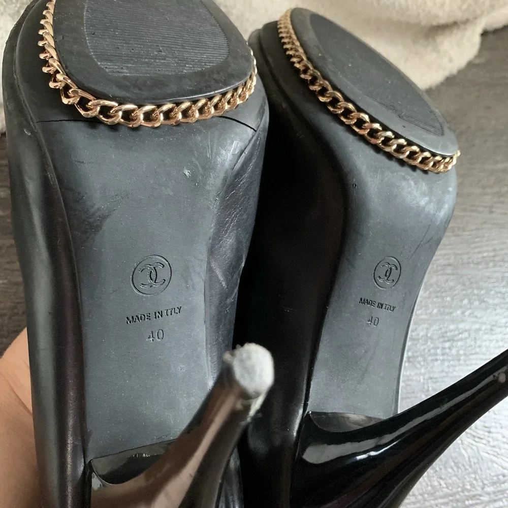 CHANEL Rare‎ Black Lambskin Camellia Stiletto Chain Heel Size 40